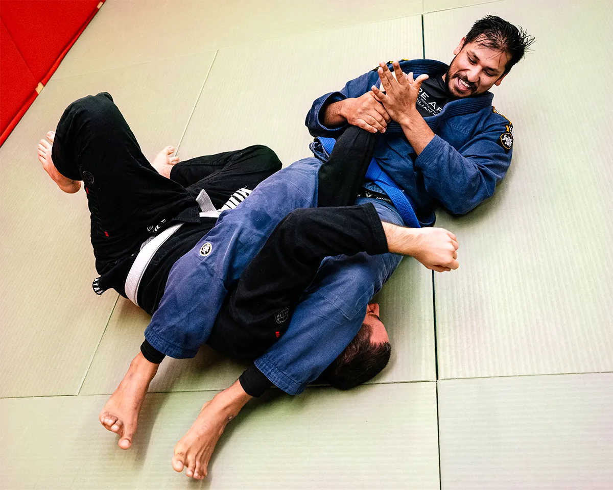 Beginners learning BJJ techniques at Pure Art BJJ Portsmouth